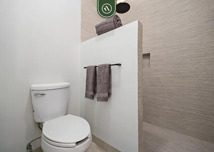 Apartment Near Marina - Downtown - Pool - King *