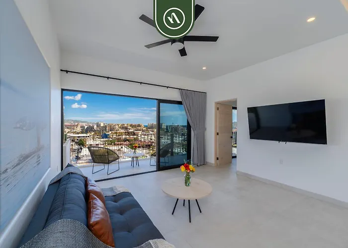 Near Marina - Downtown - Pool - King
