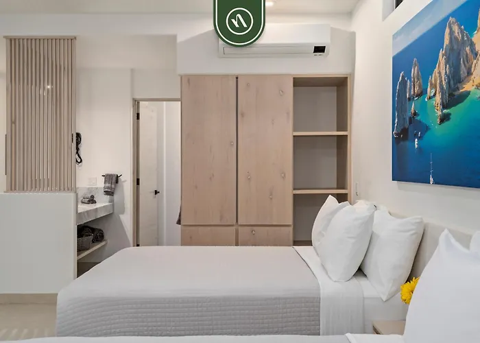 Near Marina - Downtown - Pool - King Apartment