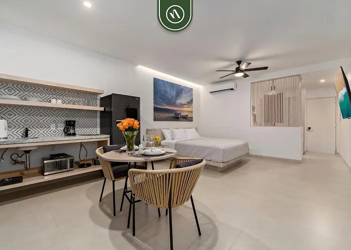Apartment Near Marina - Downtown - Pool - King *